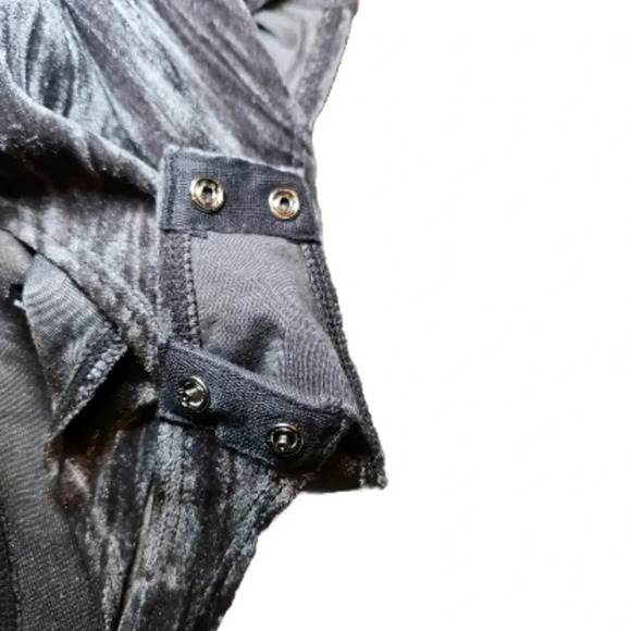 Out From Under Urban Outfitters Womens Gray Velvet Halter Bodysuit L - Picture 10 of 14